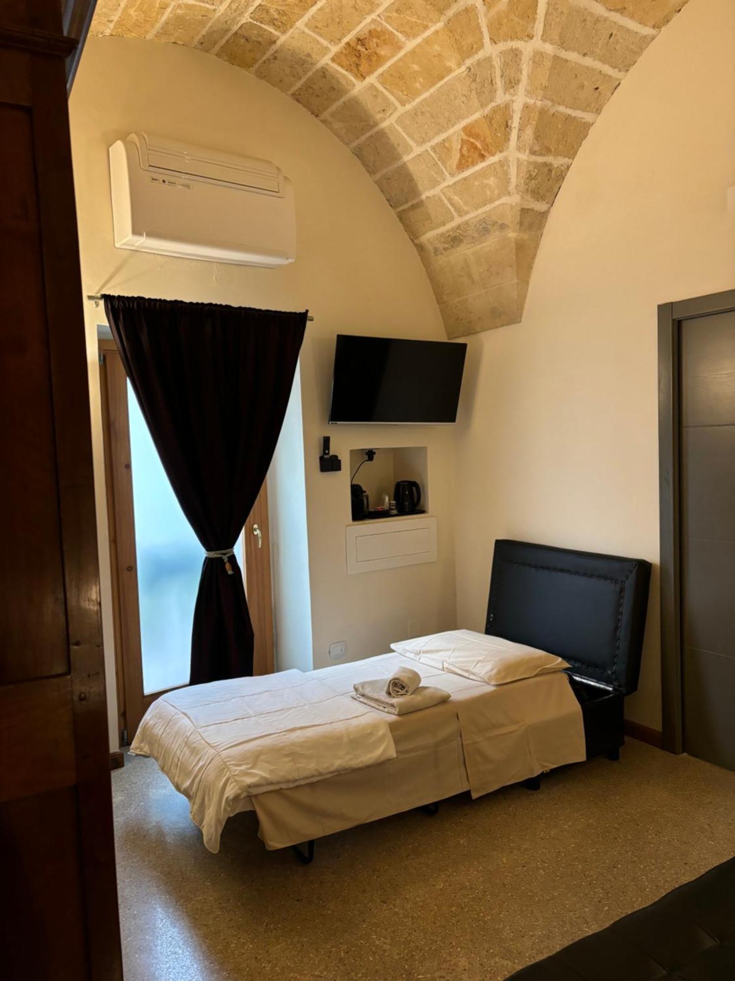 La Monaca Salentina Hotel เลชเช ภายนอก รูปภาพ